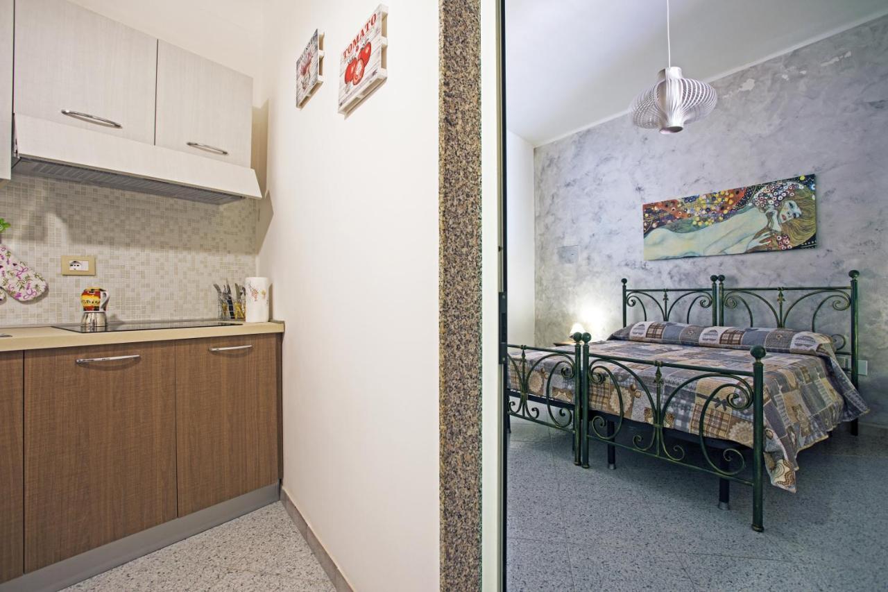 Le Volte Apartments Torchiarolo Bagian luar foto
